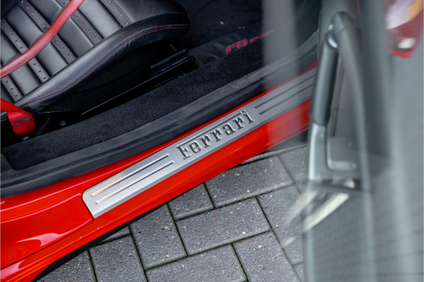 Ferrari F8 Spider 3.9 V8 HELE - Passenger Display | Lift | Carbon