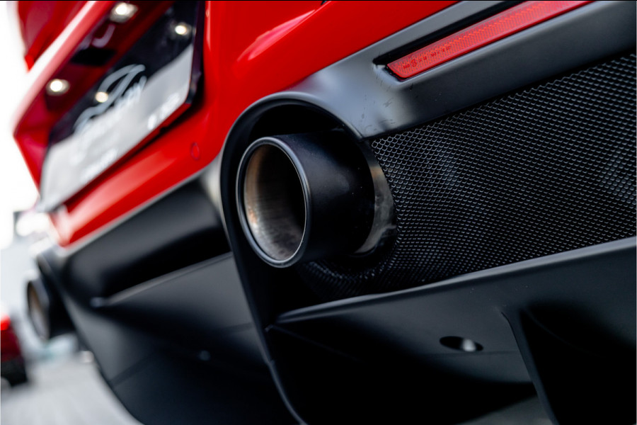 Ferrari F8 Spider 3.9 V8 HELE - Passenger Display | Lift | Carbon