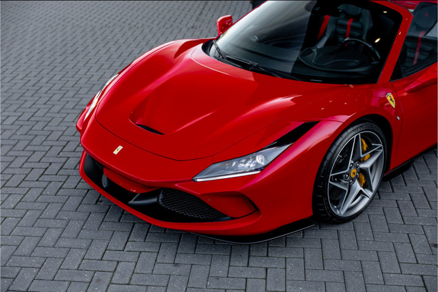 Ferrari F8 Spider 3.9 V8 HELE - Passenger Display | Lift | Carbon