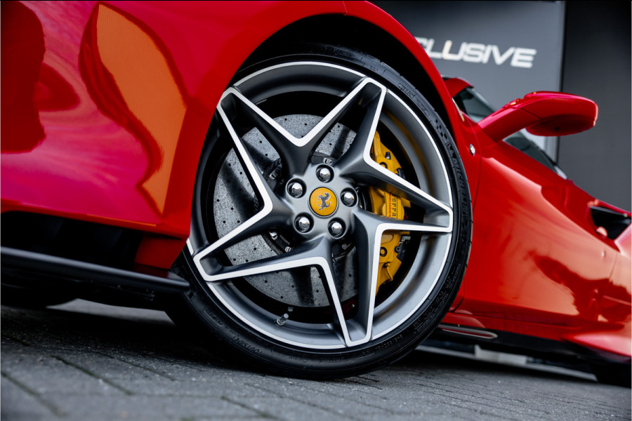 Ferrari F8 Spider 3.9 V8 HELE - Passenger Display | Lift | Carbon