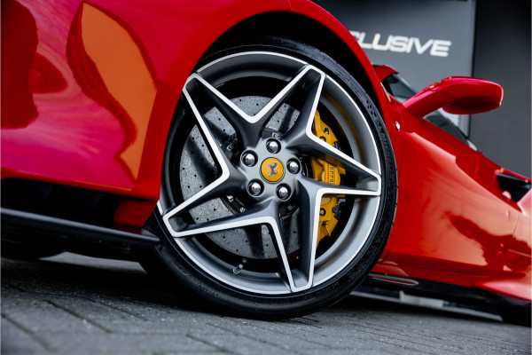 Ferrari F8 Spider 3.9 V8 HELE - Passenger Display | Lift | Carbon