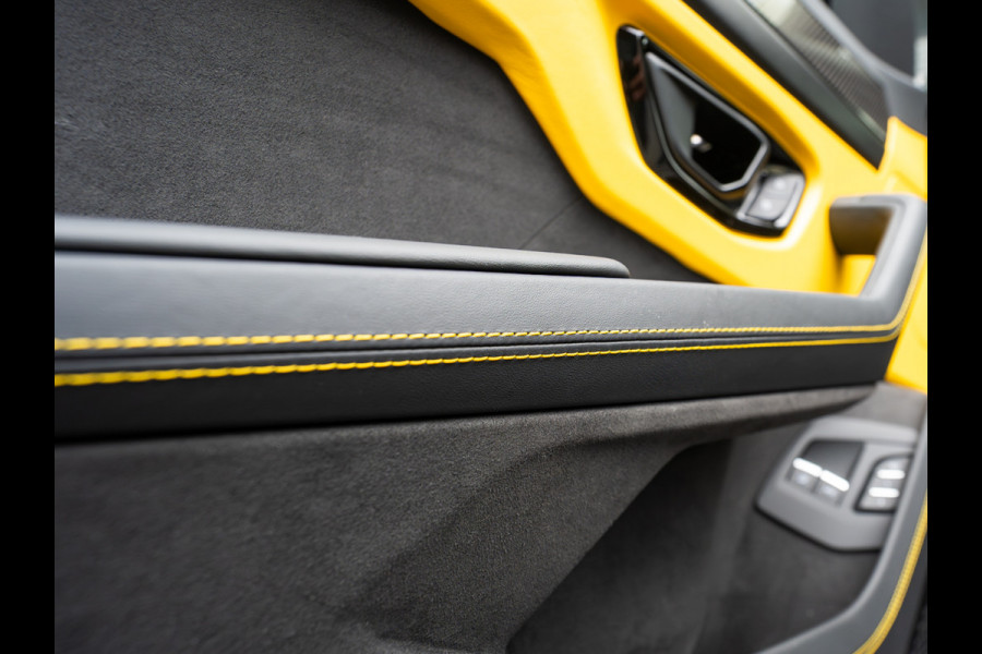 Lamborghini Urus 4.0 V8 Hybrid SE | CARBON | MATT | BTW | PANO | VOL