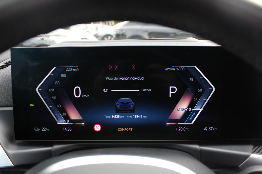 BMW i4 eDrive35 High Executive 70 kWh / SoH 97,5% / 14.818 km / Trekhaak / Schuifdak / 360Camera / Head-up / Harman Kardon / Leder / 19'' / Keyless / Sfeerverlichting / Stuur+Stoelverwarming / Dodehoek / DAB / ACC