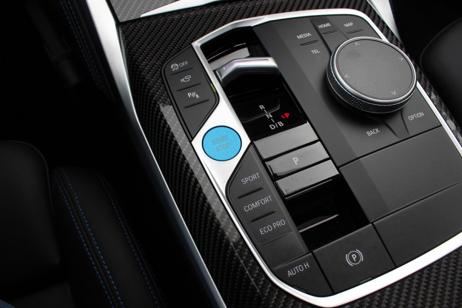 BMW i4 eDrive35 High Executive 70 kWh / SoH 97,5% / 14.818 km / Trekhaak / Schuifdak / 360Camera / Head-up / Harman Kardon / Leder / 19'' / Keyless / Sfeerverlichting / Stuur+Stoelverwarming / Dodehoek / DAB / ACC