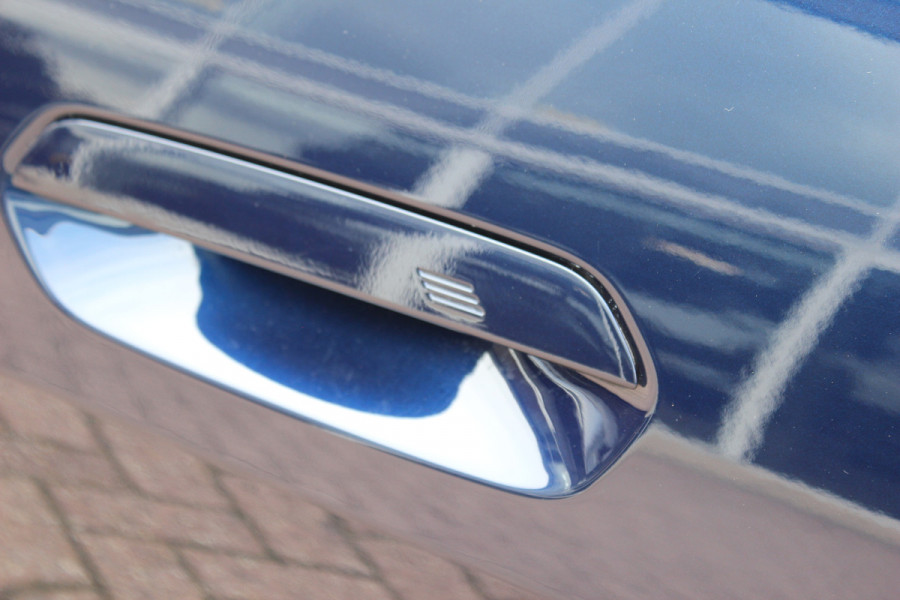BMW i4 eDrive35 High Executive 70 kWh / SoH 97,5% / 14.818 km / Trekhaak / Schuifdak / 360Camera / Head-up / Harman Kardon / Leder / 19'' / Keyless / Sfeerverlichting / Stuur+Stoelverwarming / Dodehoek / DAB / ACC