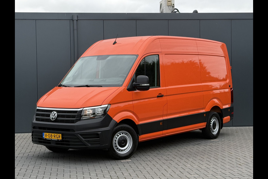 Volkswagen Crafter 35 2.0 TDI 177 PK / L3H3 / CAMERA / CRUISE / 3.5 TON TREKKEN / 3-ZITS / AIRCO / CARPLAY / GEVEERDE STOEL / 3500 KG AHG