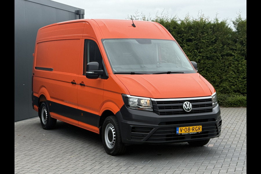 Volkswagen Crafter 35 2.0 TDI 177 PK / L3H3 / CAMERA / CRUISE / 3.5 TON TREKKEN / 3-ZITS / AIRCO / CARPLAY / GEVEERDE STOEL / 3500 KG AHG