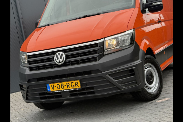 Volkswagen Crafter 35 2.0 TDI 177 PK / L3H3 / CAMERA / CRUISE / 3.5 TON TREKKEN / 3-ZITS / AIRCO / CARPLAY / GEVEERDE STOEL / 3500 KG AHG