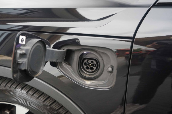 Volvo XC40 R-Design T5 Recharge 1.5 T5 PHEV 262PK Memory/ACC/Trkhk/RCam/Black-line