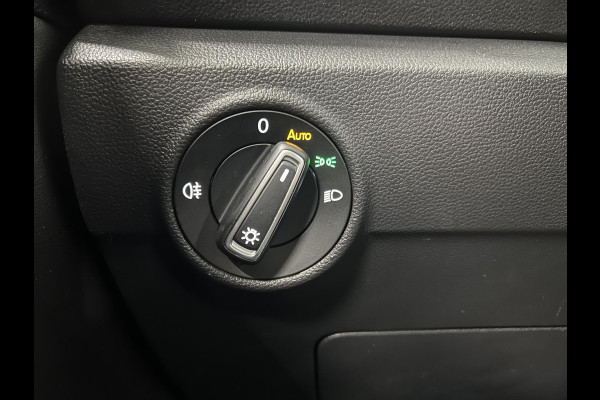 Volkswagen T-Roc 1.5 TSI 150PK R-Line Business Automaat Camera Navigatie Adaptive Cruise Control Apple Carplay Stoelverwarming Full LED Park Assist Digital Cockpit