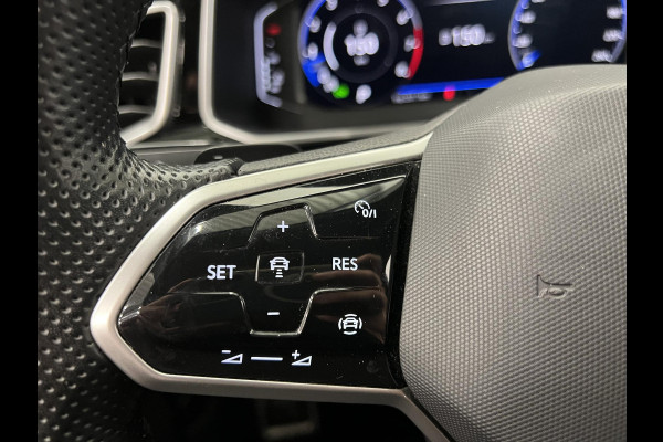 Volkswagen T-Roc 1.5 TSI 150PK R-Line Business Automaat Camera Navigatie Adaptive Cruise Control Apple Carplay Stoelverwarming Full LED Park Assist Digital Cockpit