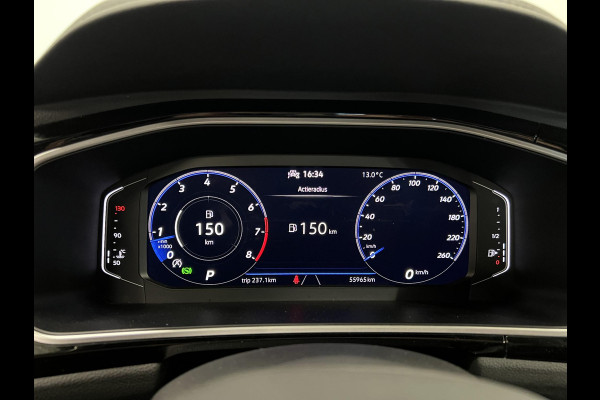 Volkswagen T-Roc 1.5 TSI 150PK R-Line Business Automaat Camera Navigatie Adaptive Cruise Control Apple Carplay Stoelverwarming Full LED Park Assist Digital Cockpit