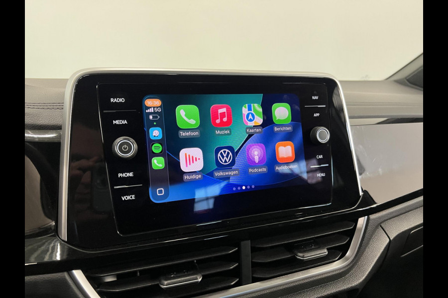 Volkswagen T-Roc 1.5 TSI 150PK R-Line Business Automaat Camera Navigatie Adaptive Cruise Control Apple Carplay Stoelverwarming Full LED Park Assist Digital Cockpit