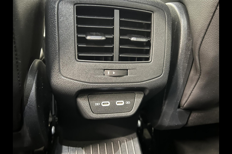 Volkswagen T-Roc 1.5 TSI 150PK R-Line Business Automaat Camera Navigatie Adaptive Cruise Control Apple Carplay Stoelverwarming Full LED Park Assist Digital Cockpit