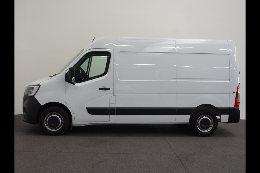 Renault Master T33 2.3 dCi 135 L2H2 BPM VRIJ ! Trekhaak Navigatie Apple CarPlay Android Auto Parkeerhulp Cruise Control Airco