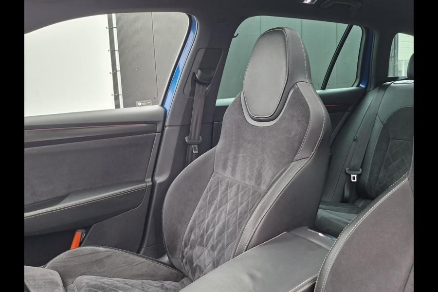 Škoda Superb Combi 1.5 TSI ACT Sportline Pano Trekhaak Canton Memory Alcantara Adap.Cruise VOL!