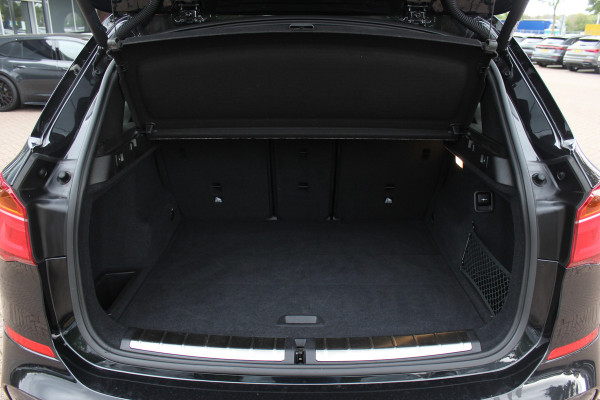 BMW X1 xDrive20i High Exe. M Sport / Trekhaak / Camera / Alcantara / Keyless / 19'' / Navigatie / Stoelverwarming / DAB / Cruise Control