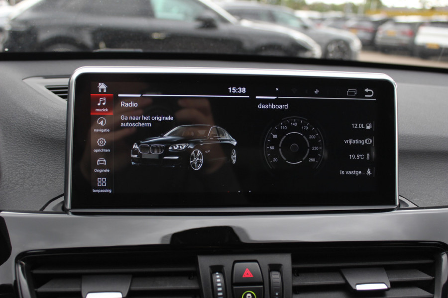BMW X1 xDrive20i High Exe. M Sport / Trekhaak / Camera / Alcantara / Keyless / 19'' / Navigatie / Stoelverwarming / DAB / Cruise Control