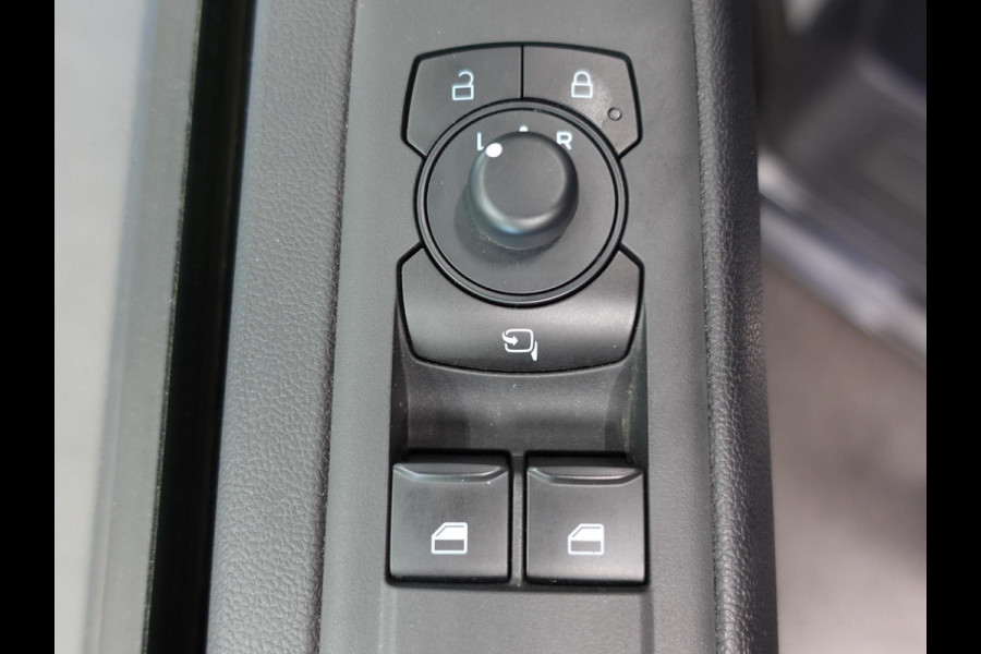 Ford Transit Custom 300 2.0 TDCI L2H1 Trend Automaat Airco Navigatie Cruise Control Trekhaak