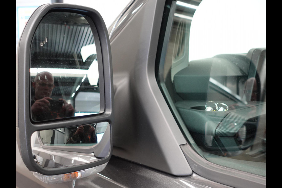 Ford Transit Custom 300 2.0 TDCI L2H1 Trend Automaat Airco Navigatie Cruise Control Trekhaak