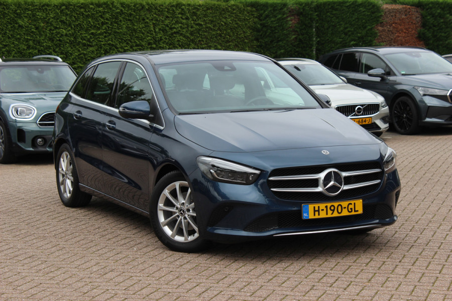 Mercedes-Benz B-Klasse 180 Advantage / Camera / Bruin Leder / Matrix LED / 17'' / CarPlay / Virtual Cockpit / Cruise Control / Elektr. achterklep