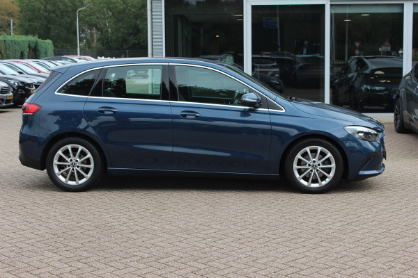 Mercedes-Benz B-Klasse 180 Advantage / Camera / Bruin Leder / Matrix LED / 17'' / CarPlay / Virtual Cockpit / Cruise Control / Elektr. achterklep