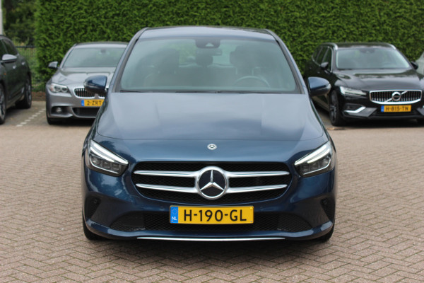 Mercedes-Benz B-Klasse 180 Advantage / Camera / Bruin Leder / Matrix LED / 17'' / CarPlay / Virtual Cockpit / Cruise Control / Elektr. achterklep