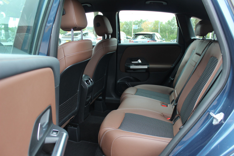 Mercedes-Benz B-Klasse 180 Advantage / Camera / Bruin Leder / Matrix LED / 17'' / CarPlay / Virtual Cockpit / Cruise Control / Elektr. achterklep