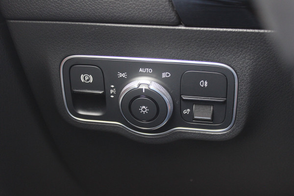 Mercedes-Benz B-Klasse 180 Advantage / Camera / Bruin Leder / Matrix LED / 17'' / CarPlay / Virtual Cockpit / Cruise Control / Elektr. achterklep
