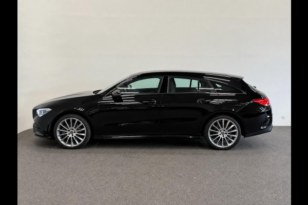 Mercedes-Benz CLA-Klasse Shooting Brake 250 e AMG Limited PHEV SoH 97%  AMG  Leder Alcantara Camera Navigatie Apple CarPlay Stoelverwarming Sfeerverlichting Elektrische achterklep Wireless charging