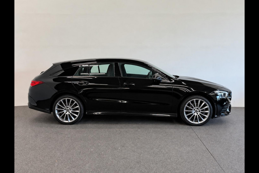 Mercedes-Benz CLA-Klasse Shooting Brake 250 e AMG Limited PHEV SoH 97%  AMG  Leder Alcantara Camera Navigatie Apple CarPlay Stoelverwarming Sfeerverlichting Elektrische achterklep Wireless charging