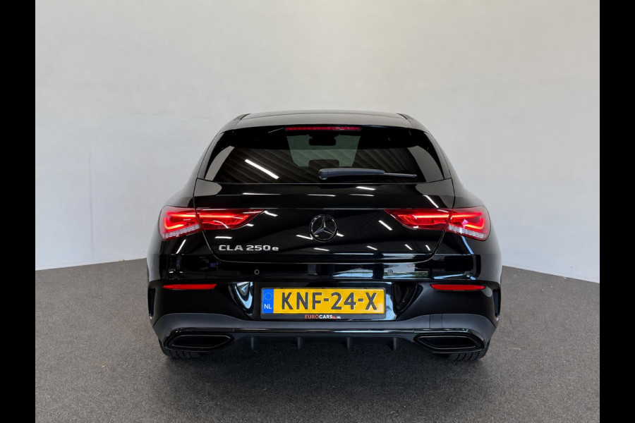 Mercedes-Benz CLA-Klasse Shooting Brake 250 e AMG Limited PHEV SoH 97%  AMG  Leder Alcantara Camera Navigatie Apple CarPlay Stoelverwarming Sfeerverlichting Elektrische achterklep Wireless charging