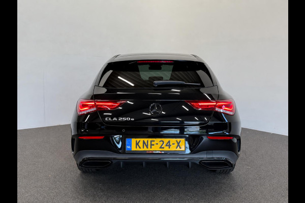Mercedes-Benz CLA-Klasse Shooting Brake 250 e AMG Limited PHEV SoH 97%  AMG  Leder Alcantara Camera Navigatie Apple CarPlay Stoelverwarming Sfeerverlichting Elektrische achterklep Wireless charging