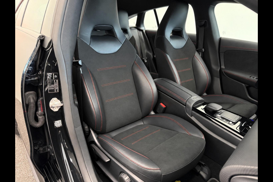 Mercedes-Benz CLA-Klasse Shooting Brake 250 e AMG Limited PHEV SoH 97%  AMG  Leder Alcantara Camera Navigatie Apple CarPlay Stoelverwarming Sfeerverlichting Elektrische achterklep Wireless charging