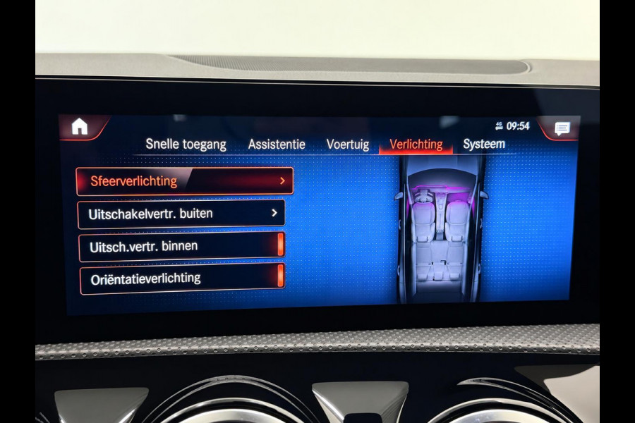 Mercedes-Benz CLA-Klasse Shooting Brake 250 e AMG Limited PHEV SoH 97%  AMG  Leder Alcantara Camera Navigatie Apple CarPlay Stoelverwarming Sfeerverlichting Elektrische achterklep Wireless charging