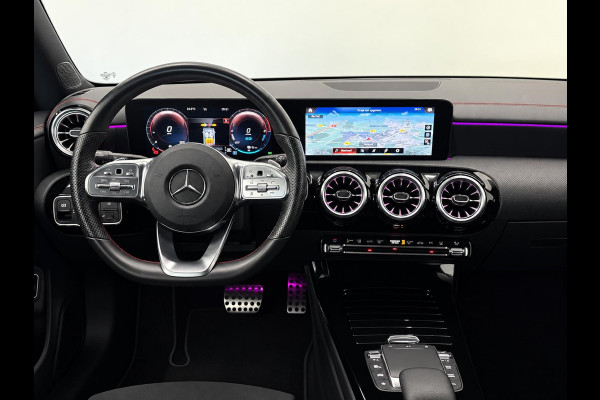Mercedes-Benz CLA-Klasse Shooting Brake 250 e AMG Limited PHEV SoH 97%  AMG  Leder Alcantara Camera Navigatie Apple CarPlay Stoelverwarming Sfeerverlichting Elektrische achterklep Wireless charging