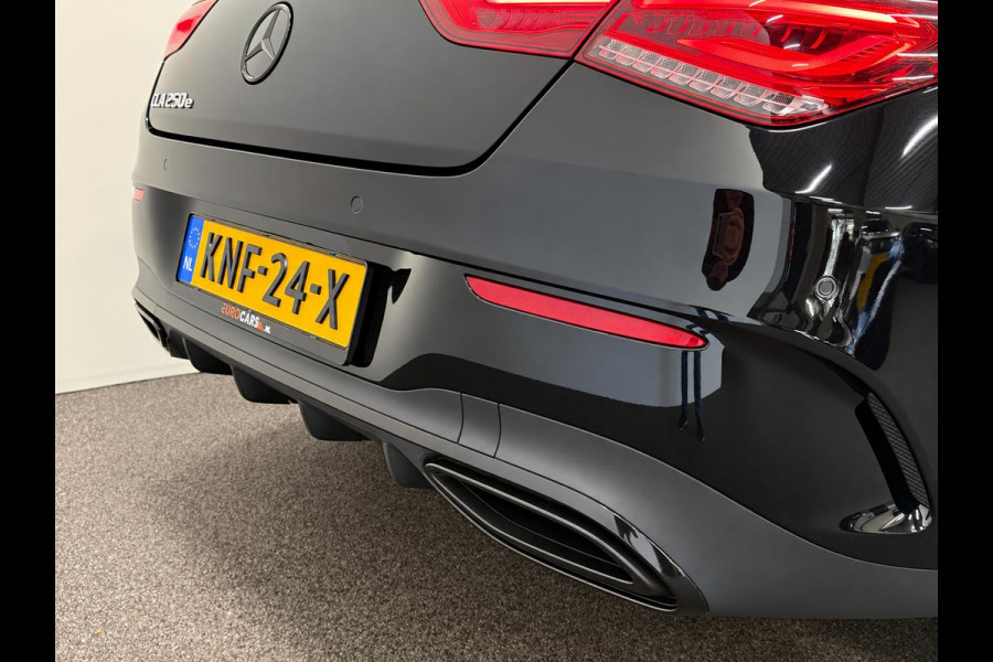 Mercedes-Benz CLA-Klasse Shooting Brake 250 e AMG Limited PHEV SoH 97%  AMG  Leder Alcantara Camera Navigatie Apple CarPlay Stoelverwarming Sfeerverlichting Elektrische achterklep Wireless charging