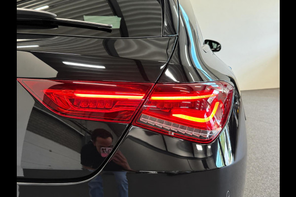 Mercedes-Benz CLA-Klasse Shooting Brake 250 e AMG Limited PHEV SoH 97%  AMG  Leder Alcantara Camera Navigatie Apple CarPlay Stoelverwarming Sfeerverlichting Elektrische achterklep Wireless charging