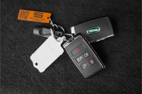 Land Rover Range Rover Velar 2.0 P400e Pano ACC Stoelvent Black Pack Winter Pack