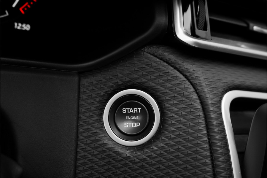 Land Rover Range Rover Velar 2.0 P400e Pano ACC Stoelvent Black Pack Winter Pack