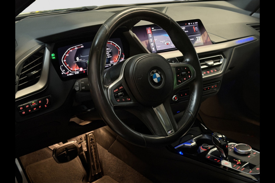 BMW 1-serie 118i Executive M-Sport |Pano|Harman-Kardon|HUD|Camera|M-Stoelen|NAP
