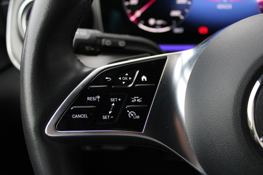 Mercedes-Benz V-Klasse 300d / XXL / AMG / DC / 4-Matic / Luchtvering / Elec Stoel / Burmester / NIEUWSTAAT