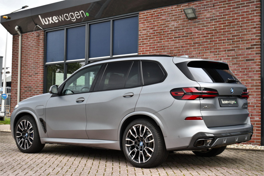 BMW X5 xDrive50e M-Sport Frozen-grey Pano Trekh Massage ACC 360 HUD 4WS Soft-close H/K