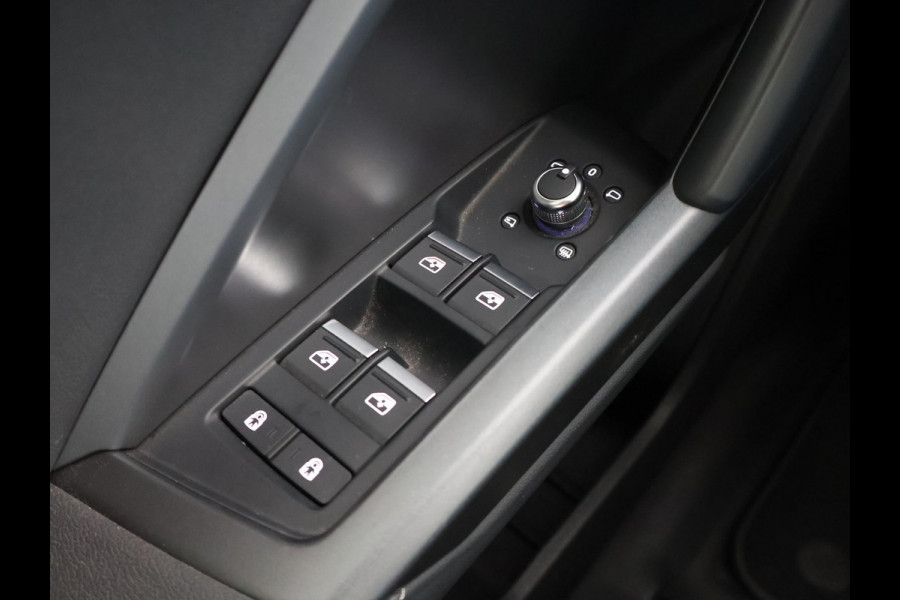 Audi Q3 40 TFSI 190 PK QUATTRO 3X S-LINE + TREKHAAK | ADAPTIVE CRUISE | VIRTUAL COCKPIT | STOELVERW.