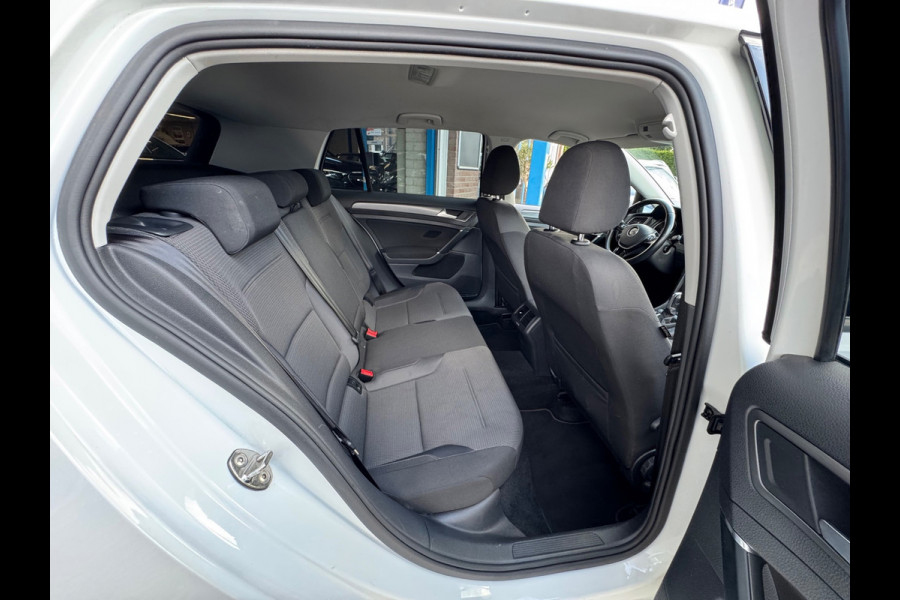 Volkswagen Golf 1.5 TSI Comfortline Business AUT CARPLAY NAP