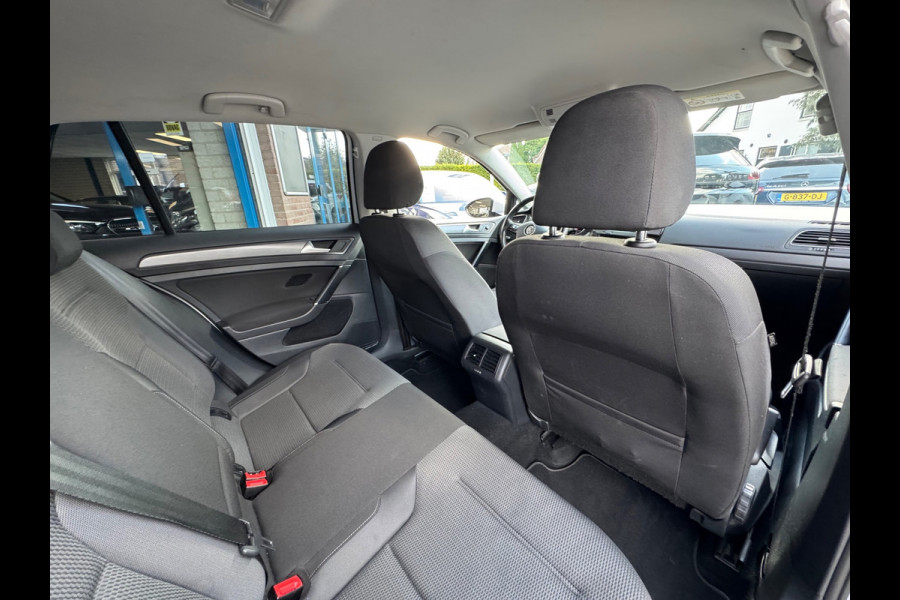 Volkswagen Golf 1.5 TSI Comfortline Business AUT CARPLAY NAP