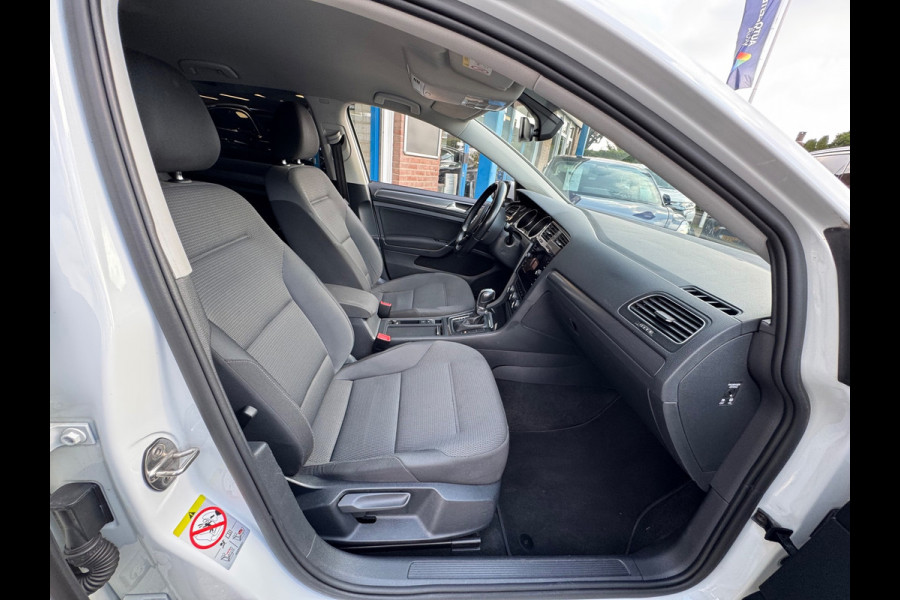 Volkswagen Golf 1.5 TSI Comfortline Business AUT CARPLAY NAP