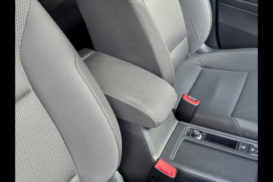Volkswagen Golf 1.5 TSI Comfortline Business AUT CARPLAY NAP
