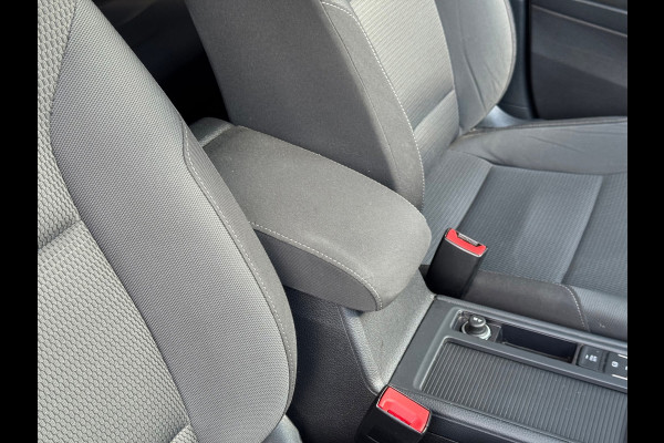 Volkswagen Golf 1.5 TSI Comfortline Business AUT CARPLAY NAP