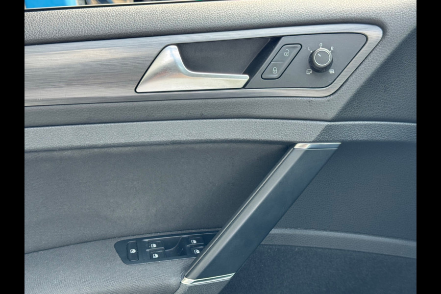 Volkswagen Golf 1.5 TSI Comfortline Business AUT CARPLAY NAP